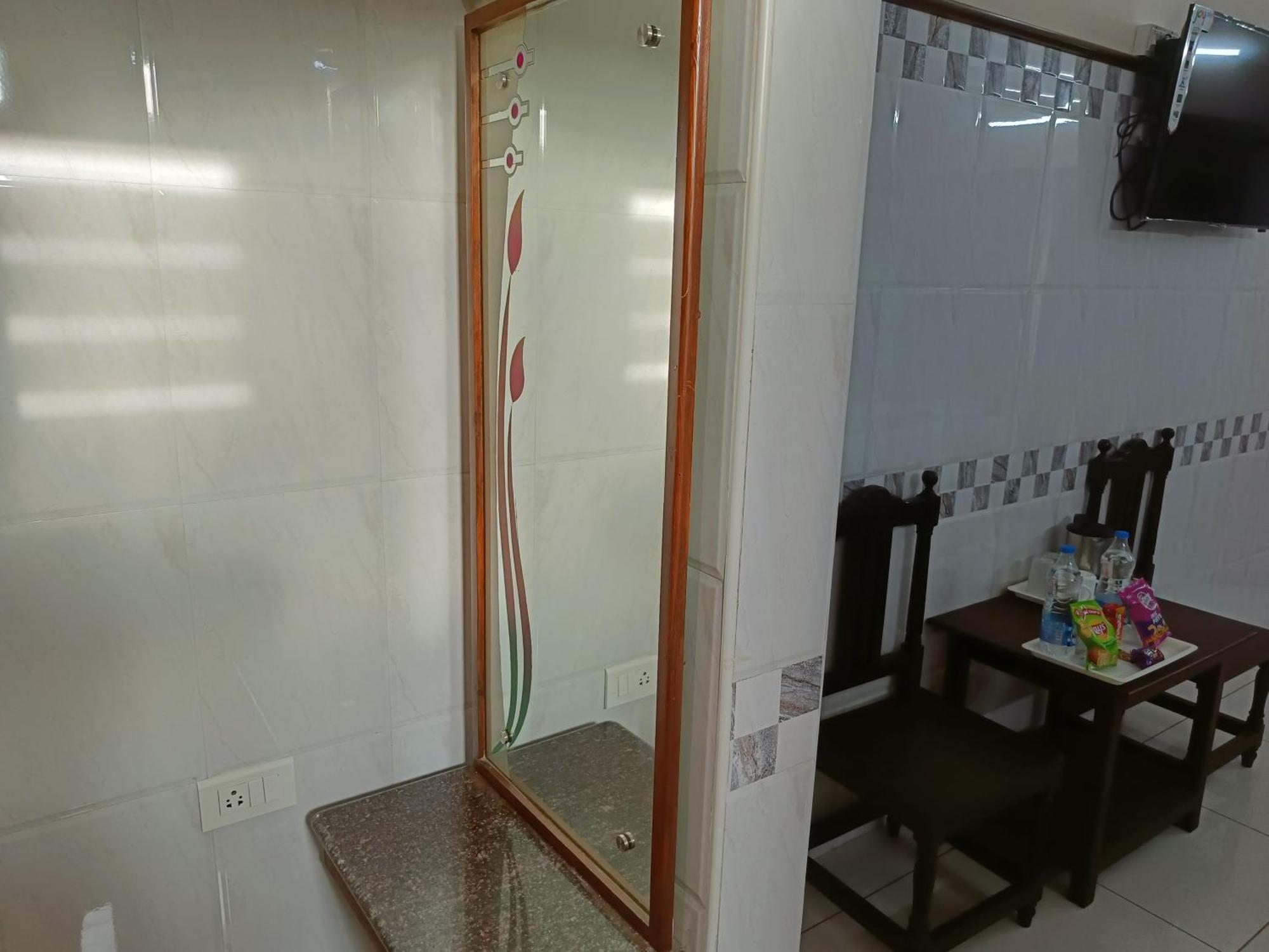 Hotel Arunachala بونديتْشيري المظهر الخارجي الصورة